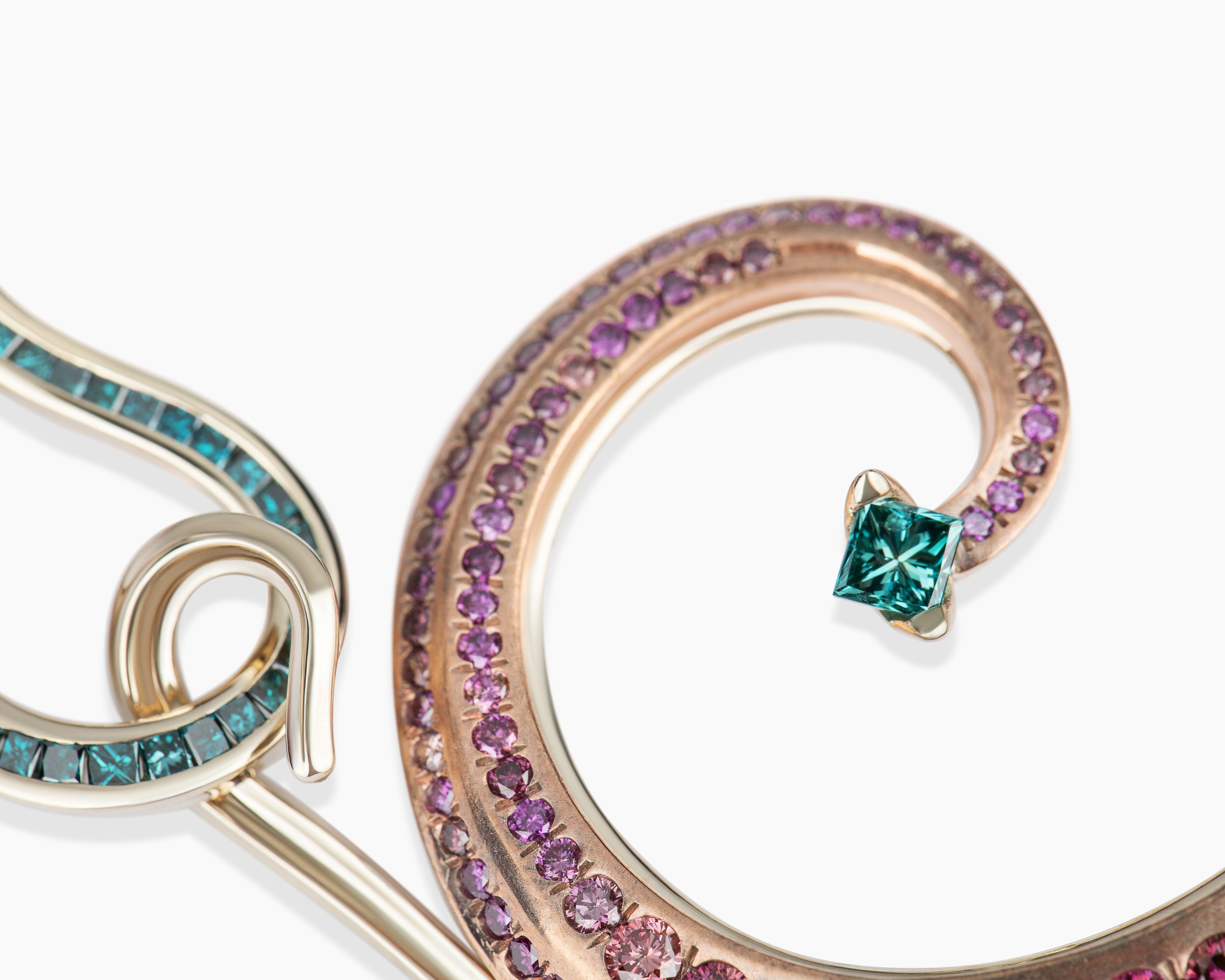 Ananke Lovelace necklace detail