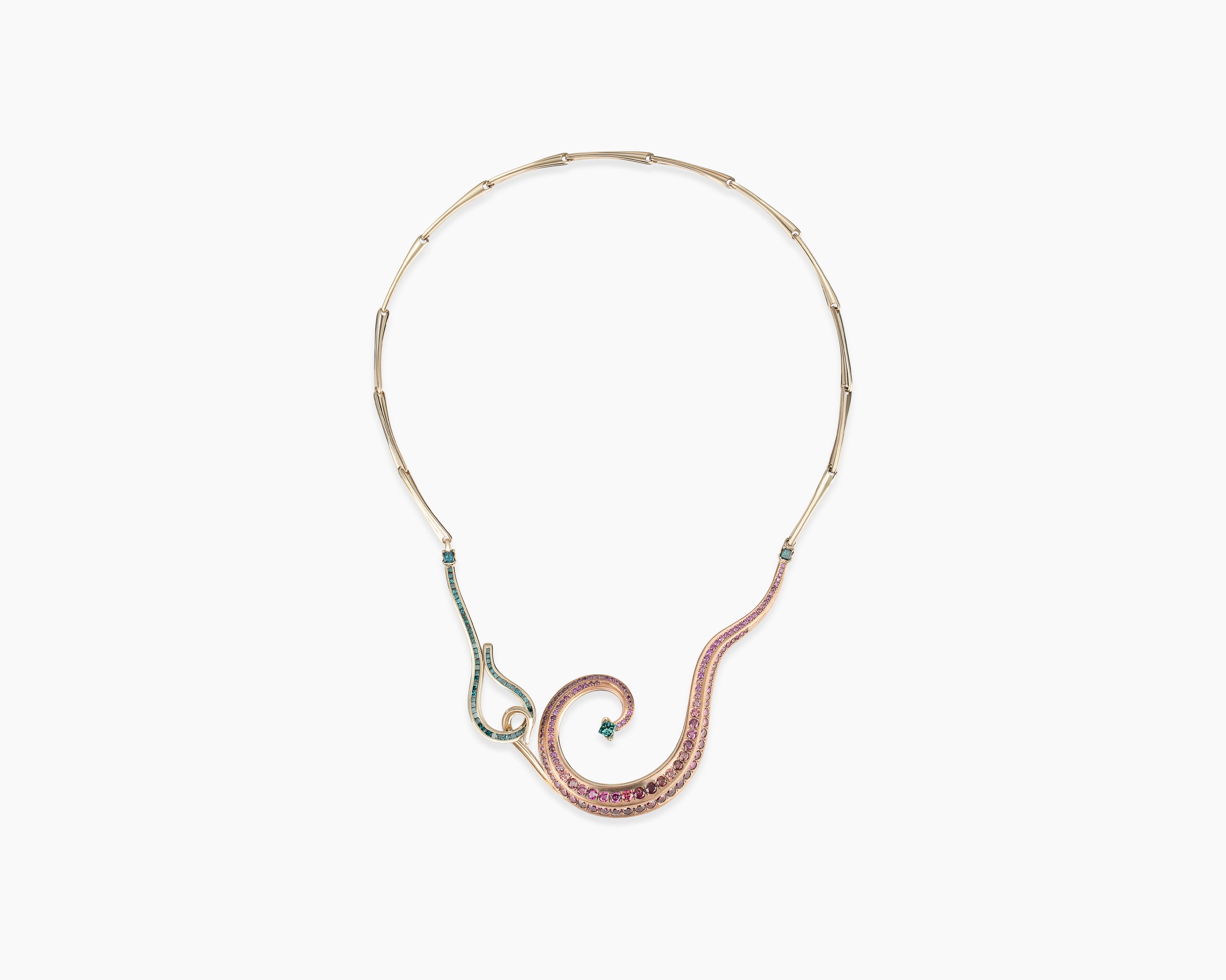 Ananke Lovelace necklace full composition