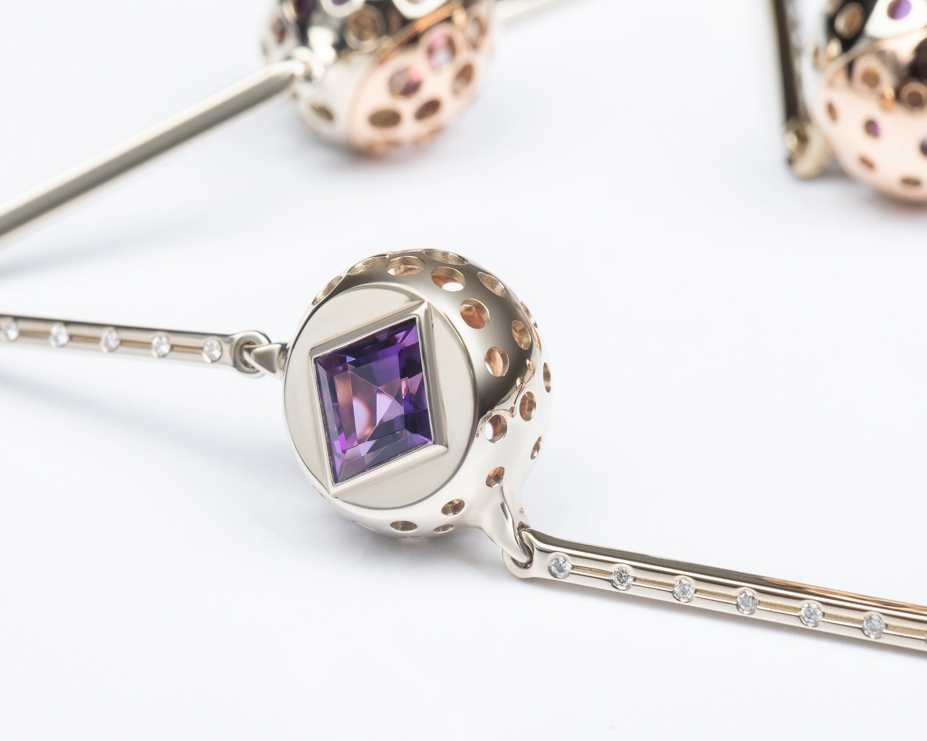 Kore necklace full composition