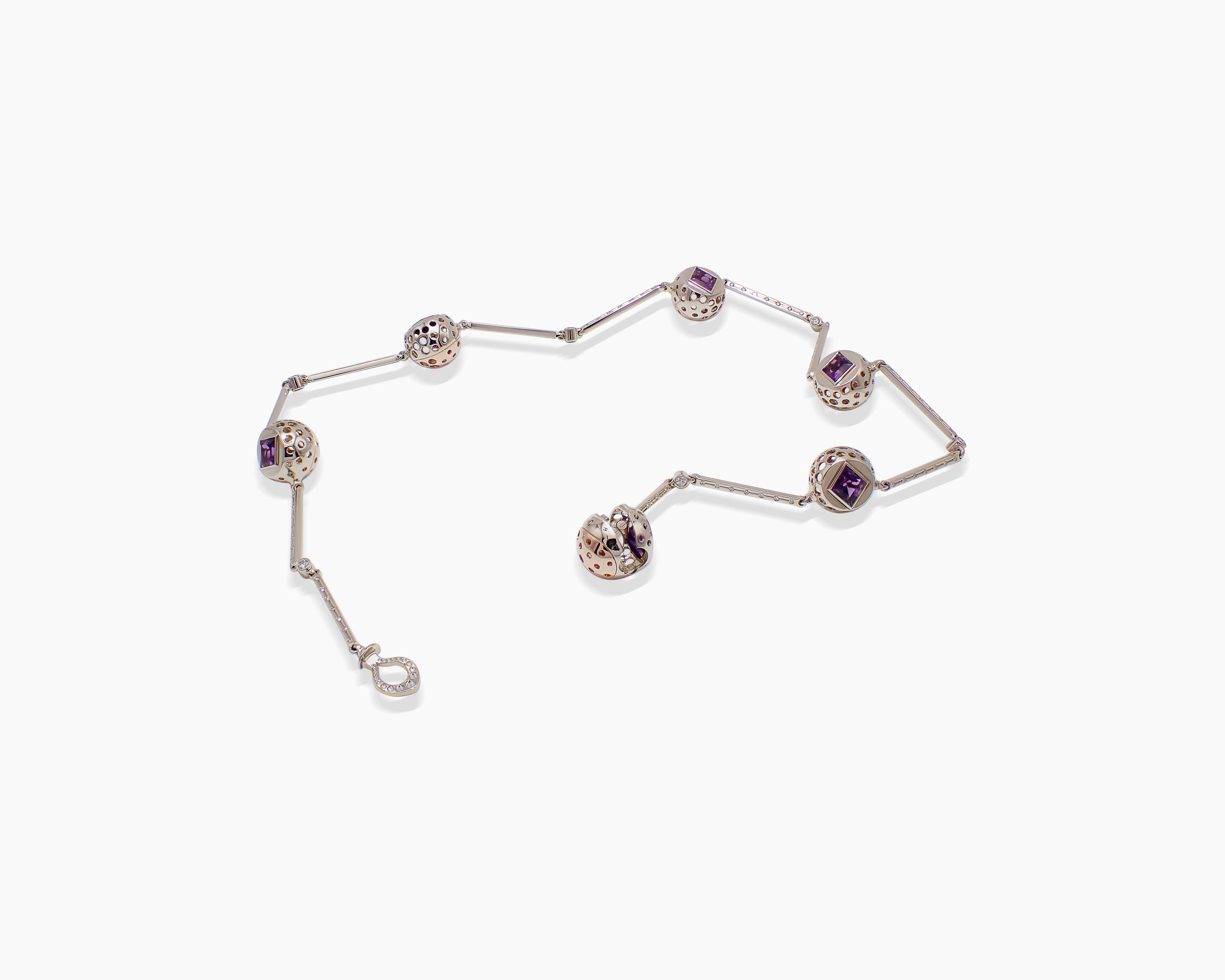 Kore necklace complete structure