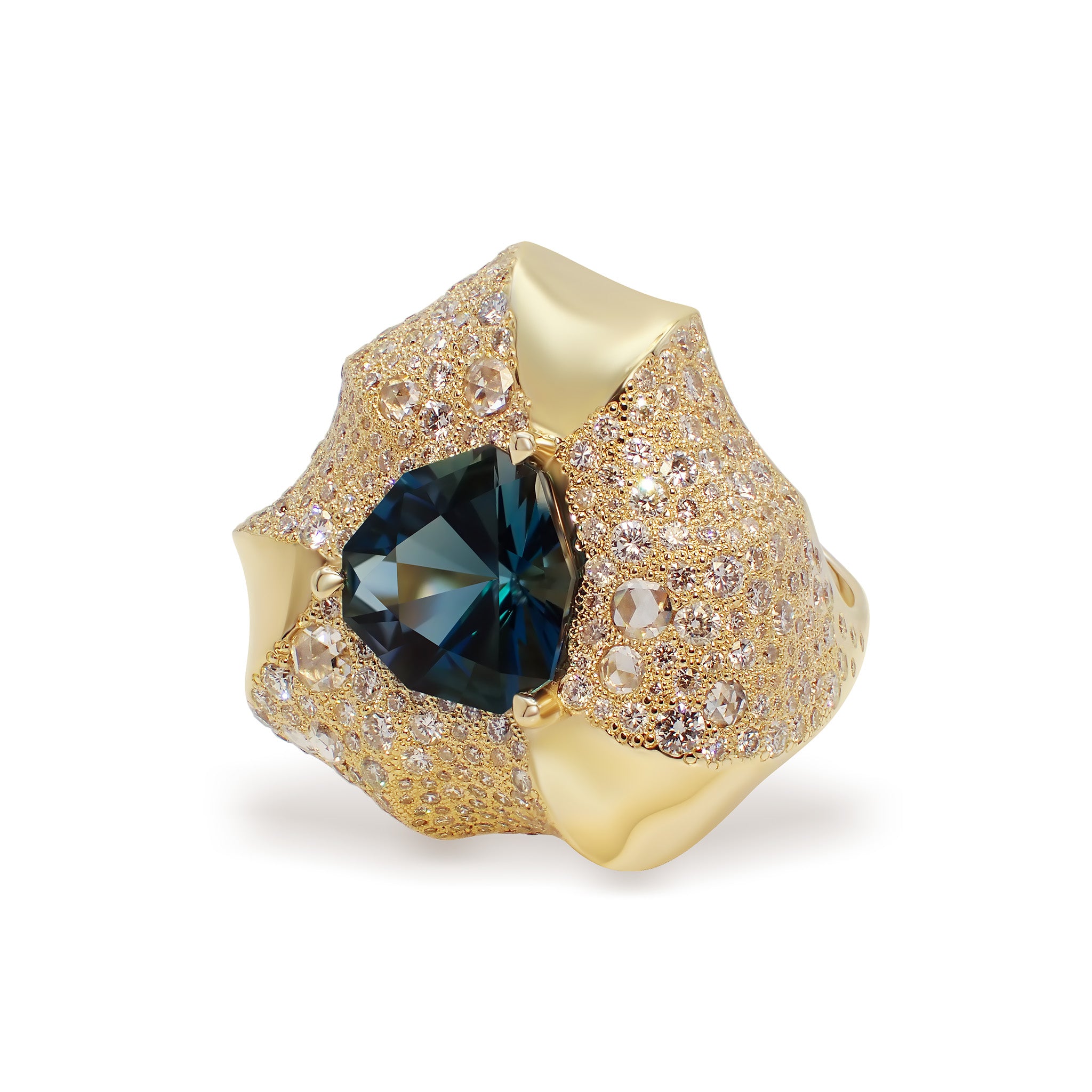 Top view of the Phokialí Ring showing rose-cut diamonds within snowflake pavé
